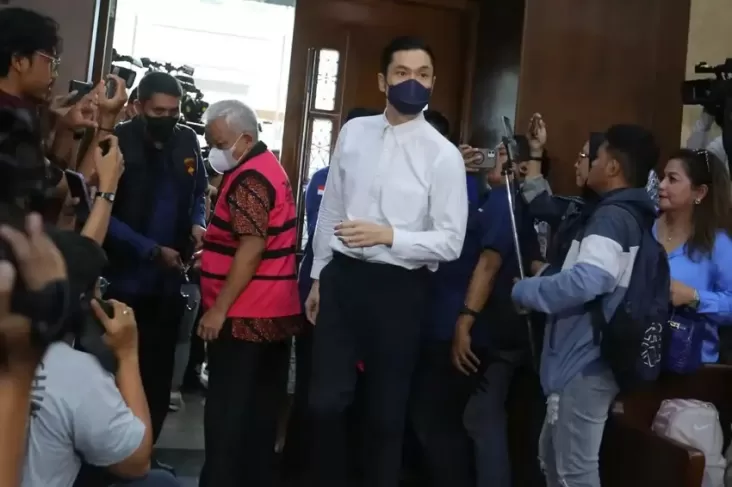 Jaksa Belum Putuskan Sikap, Harvey Moeis Terancam 6,5 Tahun di Balik Jeruji Besi
