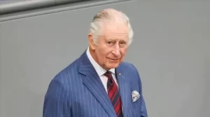 Raja Charles III dan Ratu Elizabeth II Berbeda Pendapat Mengenai Agresi Israel di Palestina