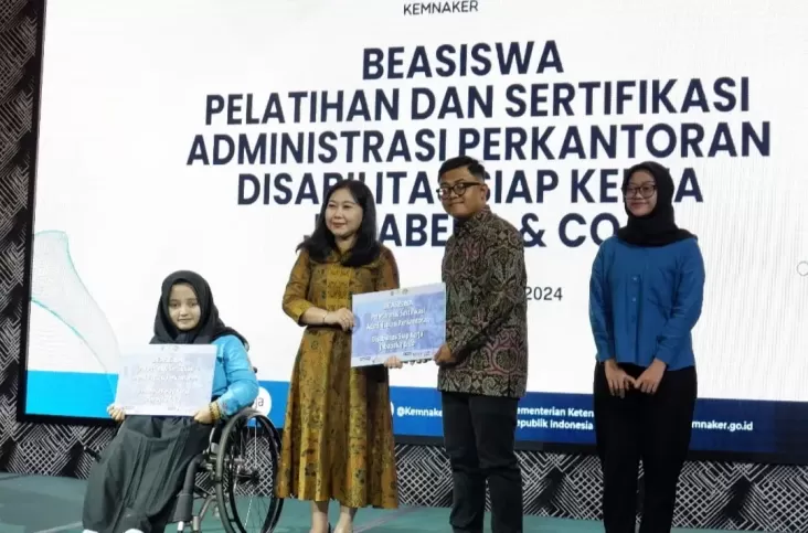 "Jababeka Berikan Peluang Baru bagi Disabilitas dengan Program Beasiswa Keterampilan Kerja"