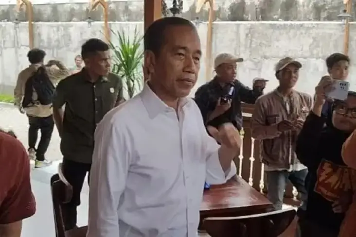 "Jokowi dan Keluarga Bakal Melangkah Keluar dari PDIP, Siapakah Penggantinya di Kancah Politik?"