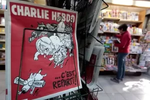Majalah Prancis Kini Mengadakan Lomba Kartun Menghina Tuhan, Sebelumnya Dulu Mencemooh Nabi Muhammad