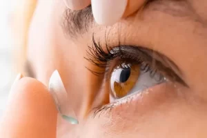 Dokter Kaget Temukan 27 Lensa Kontak di Mata Pasien Wanita, Sungguh Mengerikan!