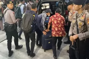 KPK Sita Catatan dan Barang Bukti Elektronik saat Geledah Rumah Hasto di Kebagusan Jaksel