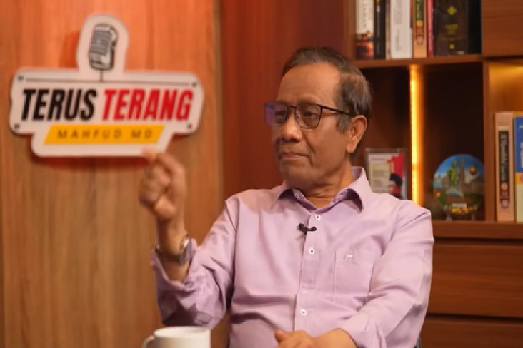 Menkopolhukam: Negara Harus Bebas dari Cengkeraman Para Kriminal

Mahfud MD Mendorong Kemerdekaan Negara dari Pihak yang Merugikan