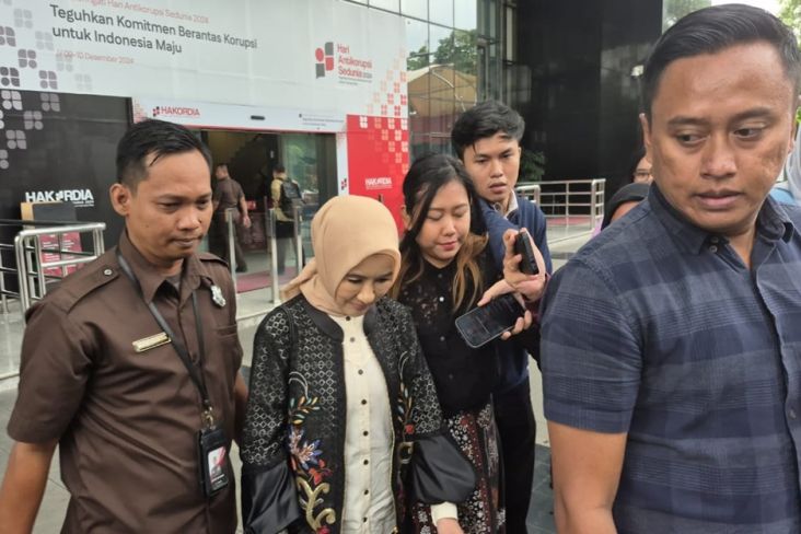 "KPK Periksa Nicke Widyawati, Eks Dirut Pertamina Terkait Kasus LNG"