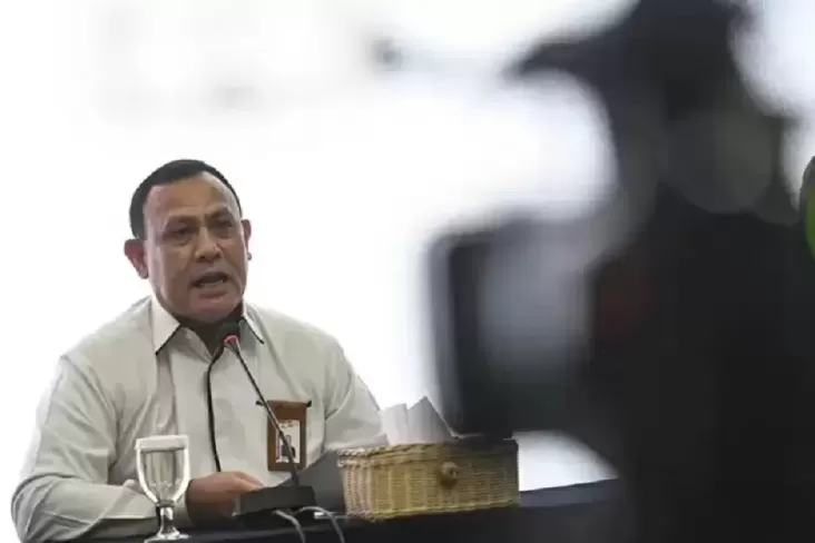 "Menghindari kehilangan momentum, Dirjen Imigrasi akan memperpanjang masa pencegahan Firli ke luar negeri selama masih ada Daftar Pencarian Orang (DPO)," demikian kabar yang dihimpun dari Ditjen Imigrasi.