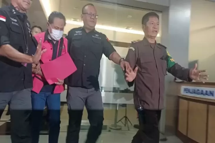 “Rudi Suparmono, Eks Ketua PN Surabaya Dijebak dalam Kasus Suap Hakim Pembebas Ronald Tannur”