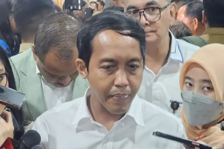 "Keheranan Raja Juli: Sertifikat Pagar Laut Terbit Tanpa Persetujuan Pejabat Terkait"