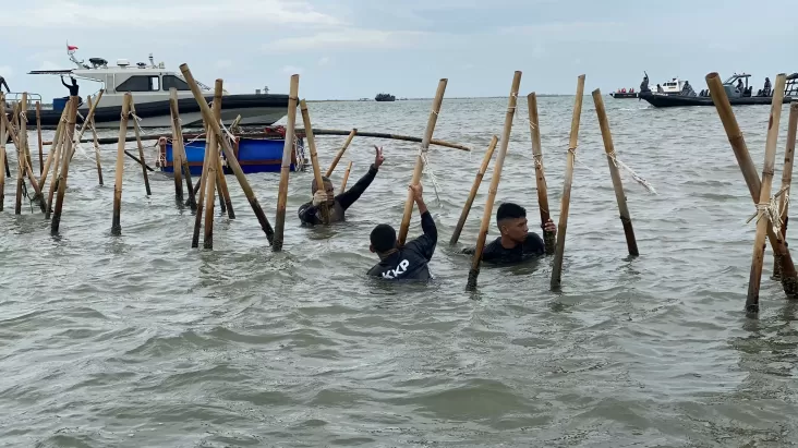 "Dhiandra Mugni Bongkar Fakta Sebenarnya di The Prime Show Malam Ini, Mengenai HGB Pagar Laut yang Terbawa Arus, Saksikan di iNews!"