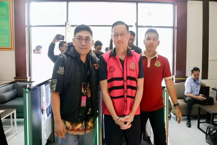 Tom Lembong dan Rekan-rekannya Diserahkan ke Kejari Jakpus oleh Kejagung Kejaksaan