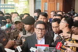 “Ini Dia! Hasto Bongkar Rahasia Operasi 5 M dalam Kasusnya, Penasaran?”