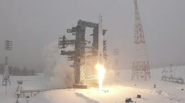 "Menembus Batas Angkasa: Roket Rusia Angara-1.2 Siap Meluncur!"
