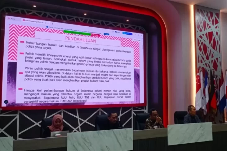 "Saut Situmorang Membantah Penyelidikan Intel Jaksa di RUU Kejaksaan Tidak Tepat!"