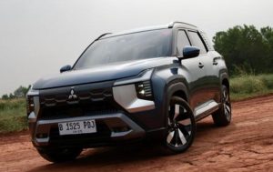 Mitsubishi Destinator Pemenang Penghargaan Mobil Tahun Ini 2025 GridOto