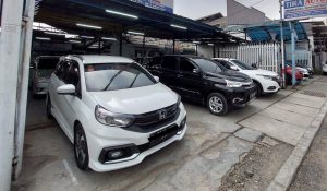 Dua Pilihan Mobil Bekas LCGC 2015 Rp60 Juta untuk Liburan Akhir Tahun