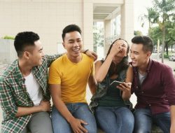 75 Pantun Lucu Pendek yang Menghibur