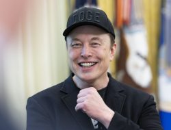 Elon Musk Jadi Orang Pertama dengan Kekayaan Rp12.538 Triliun