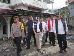 Jusuf Kalla Kunjungi Pengungsi Bersama Bupati Tagore di Bener Meriah