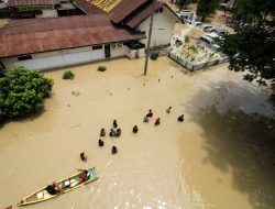 Indramayu Terendam Banjir, Warga Mengungsi