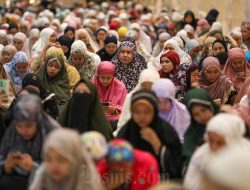 Perempuan Haid Saat Idulfitri: Ke Masjid atau Di Rumah?