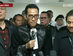 Hakim MK Tegur Permohonan Roy Suryo Cs, Ini Jejak Karier Refly Harun