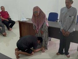 Ibu Tiri Penganiaya Anak, Sujud Minta Maaf Setelah Sebulan Kekejaman