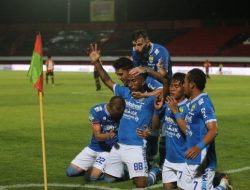 Detik-Detik Kacau Wasit dan Pemain Ratchaburi Lari Keluar Lapangan Usai Lawan Persib Bandung