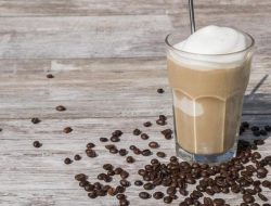 Mengenal Butterscotch Sea Salt Latte, Minuman Kekinian Vidi Aldiano yang Masih Laku