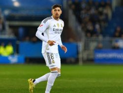 Real Madrid menang dramatis, Barcelona tetap di puncak