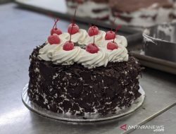 Dari Kaleng ke Saset: Tanda Ekonomi di Balik Kue Lebaran