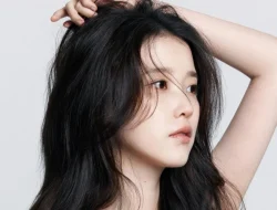 Gaya Rambut Sederhana yang Menarik