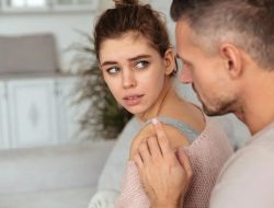 50 Kata Sindiran Pedas untuk Pacar Selingkuh yang Menyentuh Hati