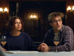 Kenalan dengan ‘Doom-Rom’, Cinta dalam Film yang Lebih Nyata