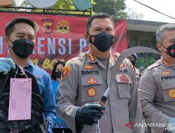 Siswi viral jadi tersangka setelah bela ayah dari pengeroyokan